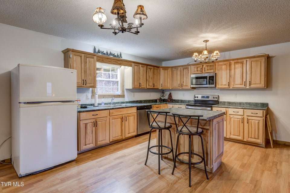 Photo #13: 109 Triangle B Drive