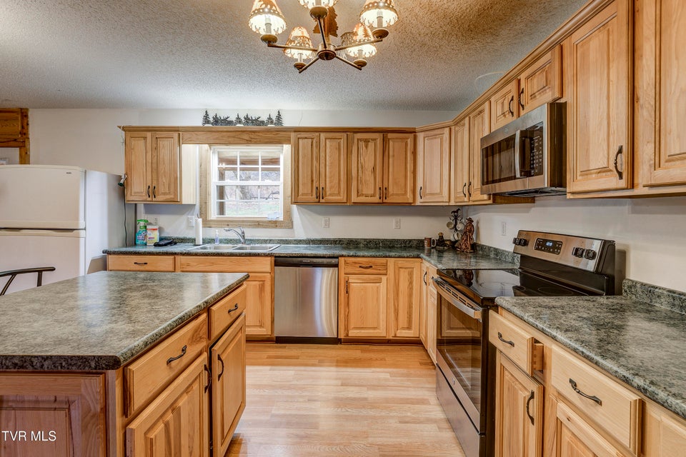 Photo #15: 109 Triangle B Drive