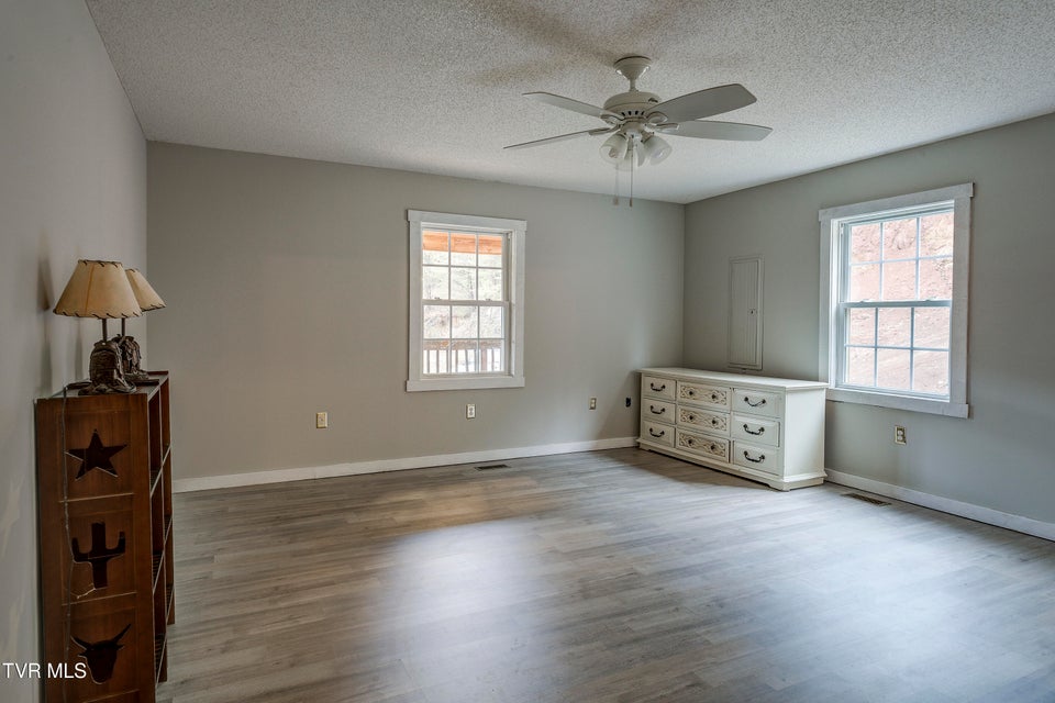 Photo #22: 109 Triangle B Drive