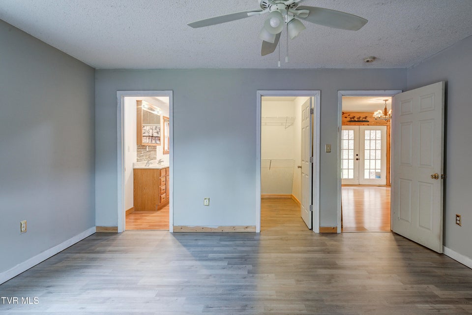 Photo #23: 109 Triangle B Drive