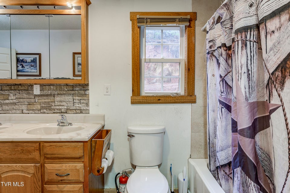 Photo #27: 109 Triangle B Drive