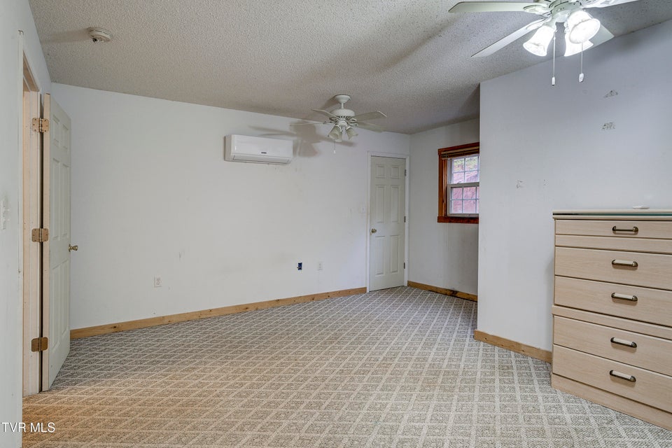 Photo #39: 109 Triangle B Drive