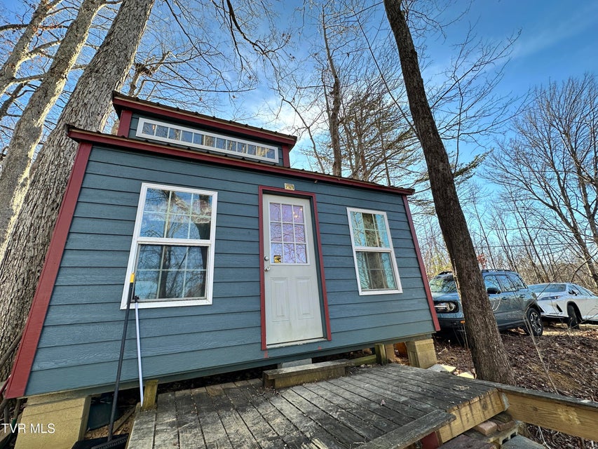 Photo #2: 125 Locust Winds Drive