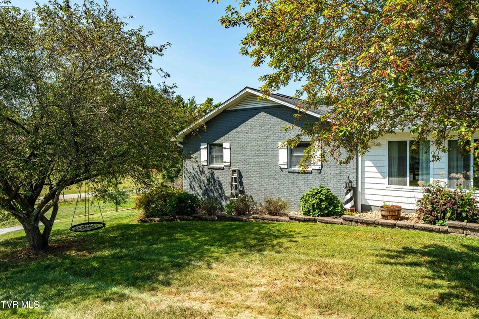 Photo #37: 3220 Knob Creek Road