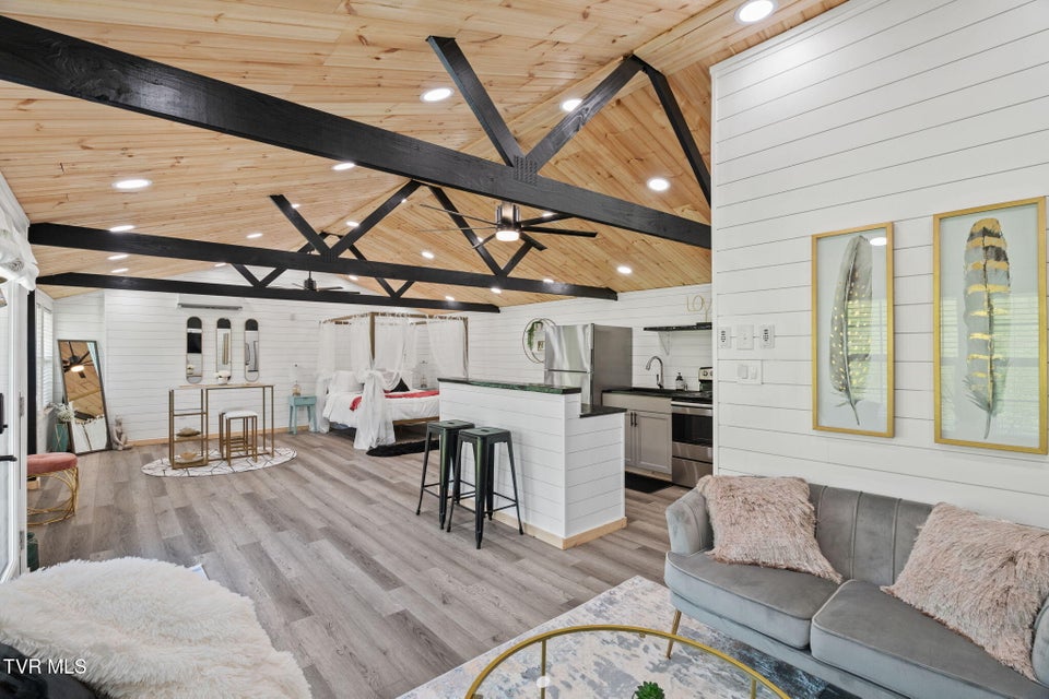 Photo #81: 3220 Knob Creek Road