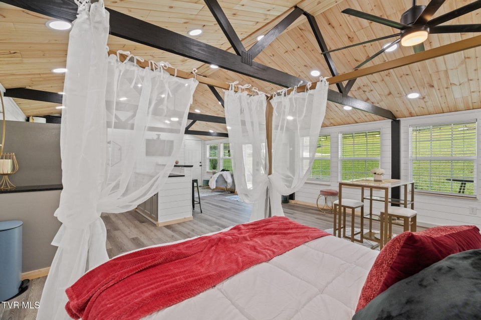 Photo #93: 3220 Knob Creek Road