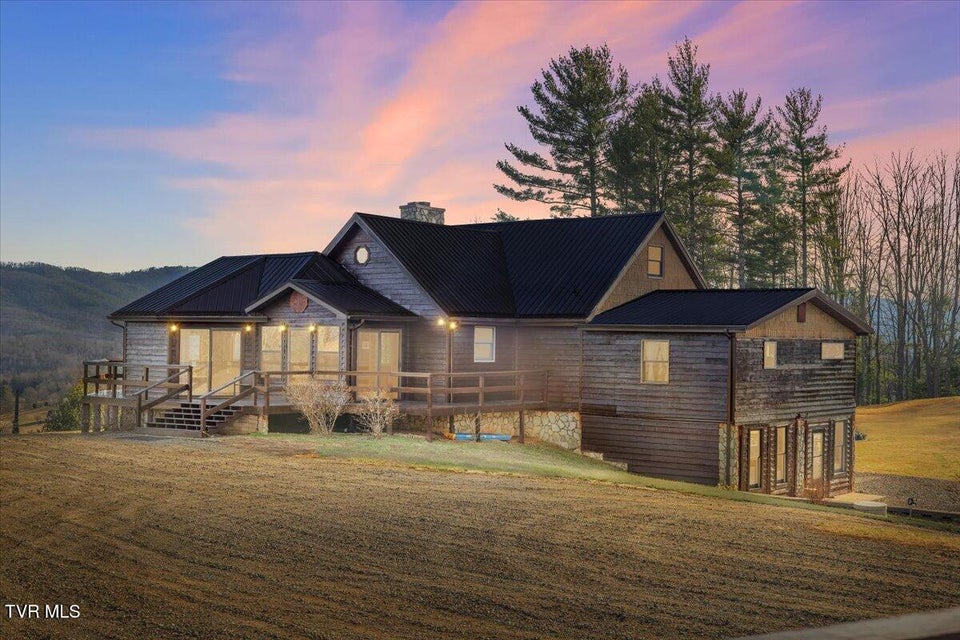 Photo #2: 620 Swift Hollow Lane