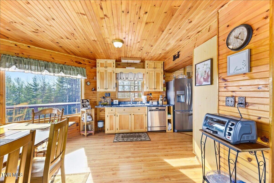 Photo #29: 620 Swift Hollow Lane