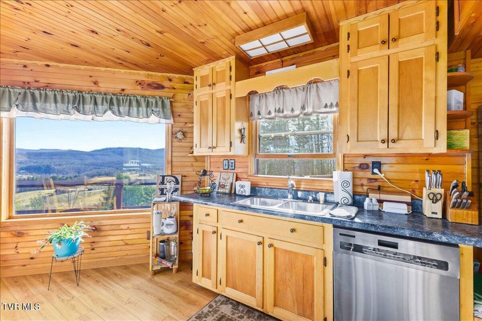 Photo #30: 620 Swift Hollow Lane