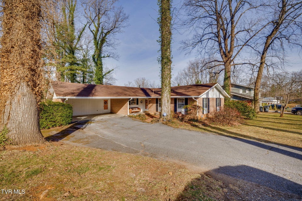 Photo #3: 213 Robin Road