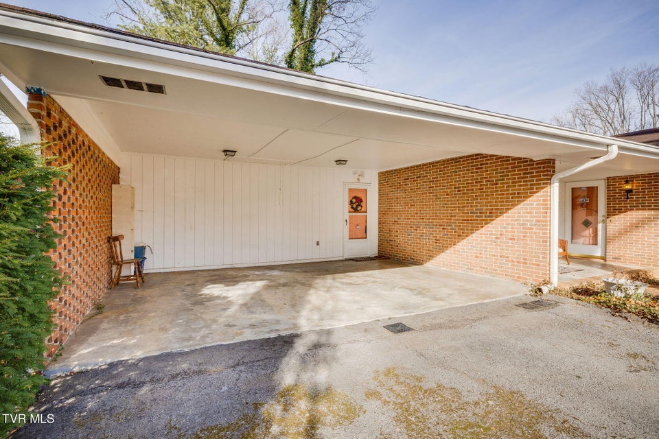 Photo #5: 213 Robin Road