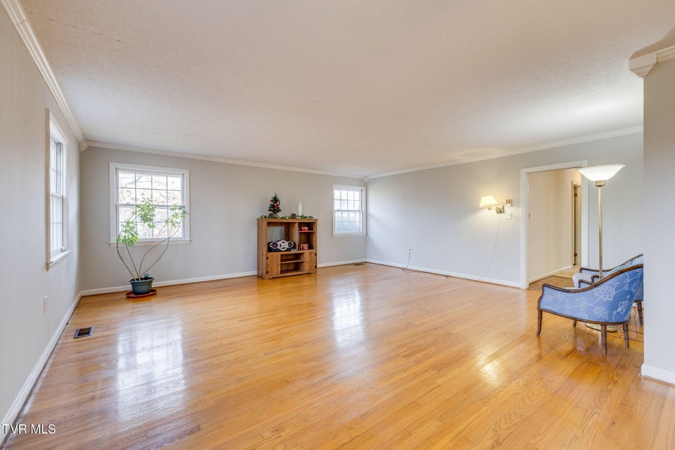 Photo #9: 213 Robin Road