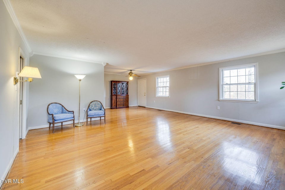 Photo #11: 213 Robin Road