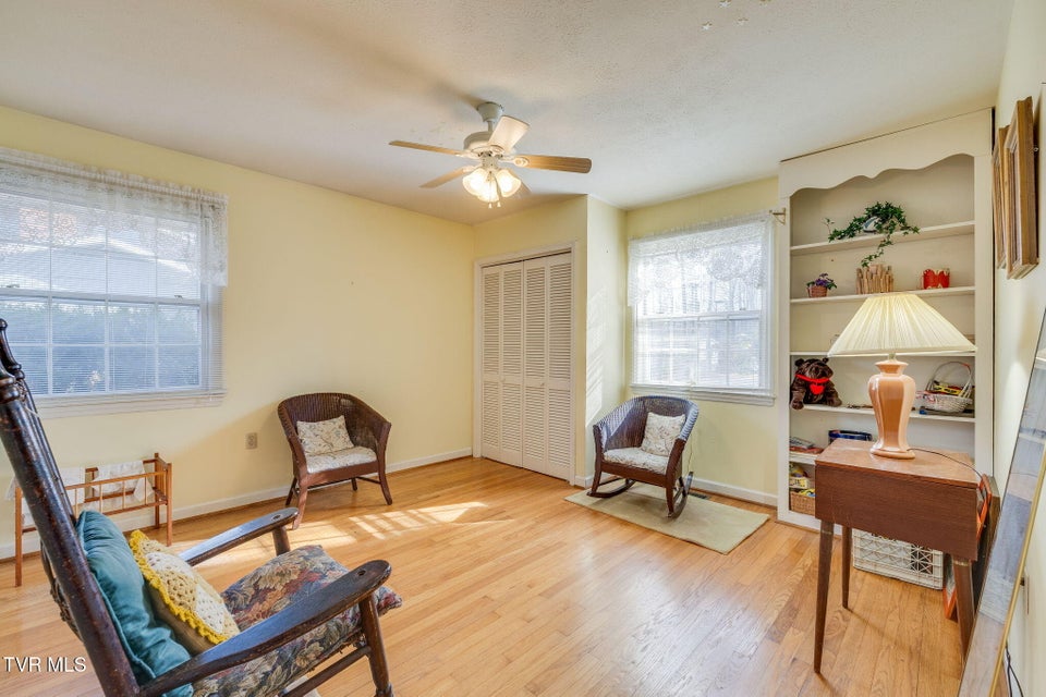 Photo #25: 213 Robin Road