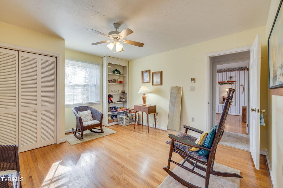 Photo #27: 213 Robin Road