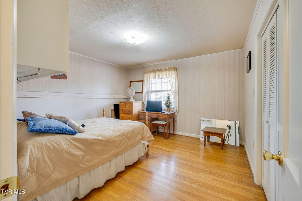 Photo #29: 213 Robin Road