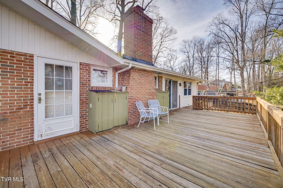 Photo #33: 213 Robin Road