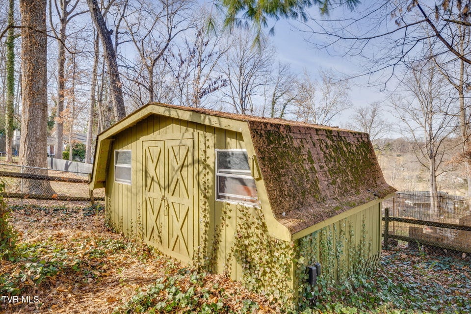 Photo #35: 213 Robin Road