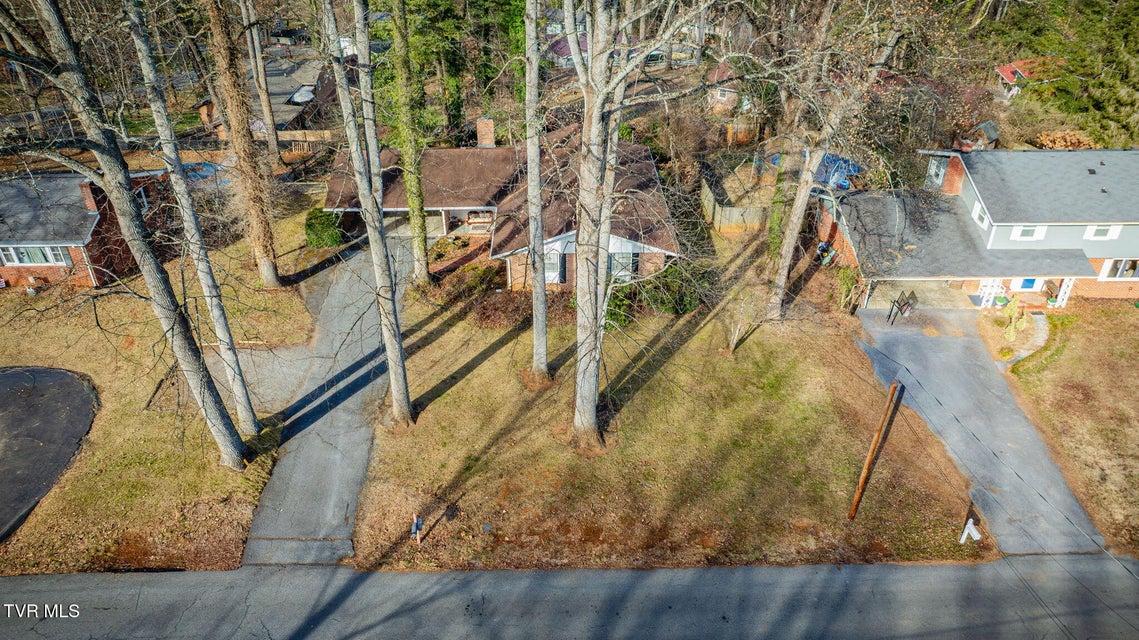 Photo #37: 213 Robin Road