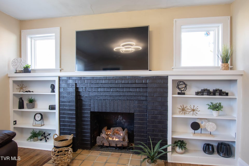 Photo #7: 416 Randolph Street