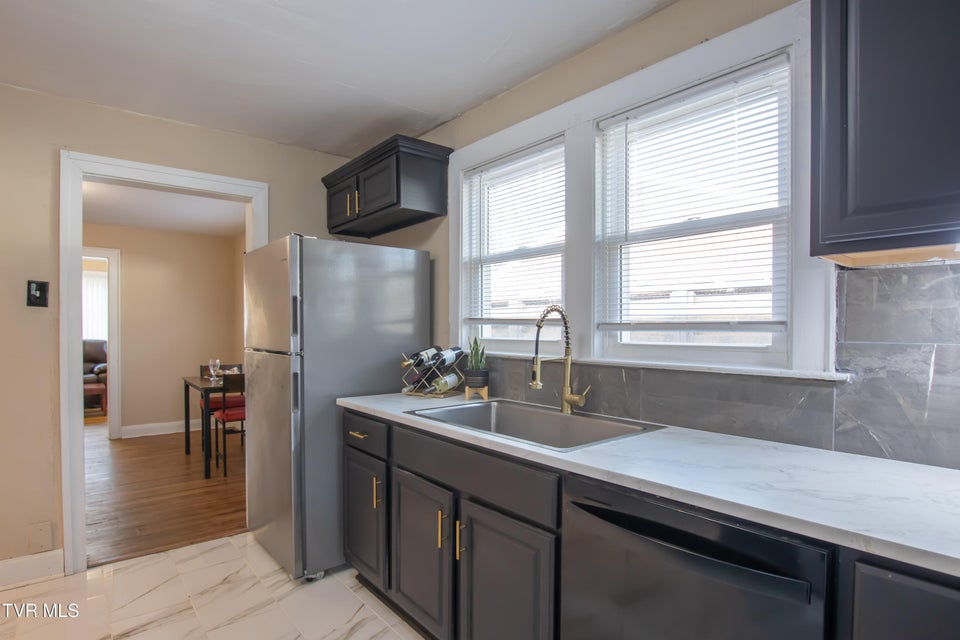 Photo #14: 416 Randolph Street