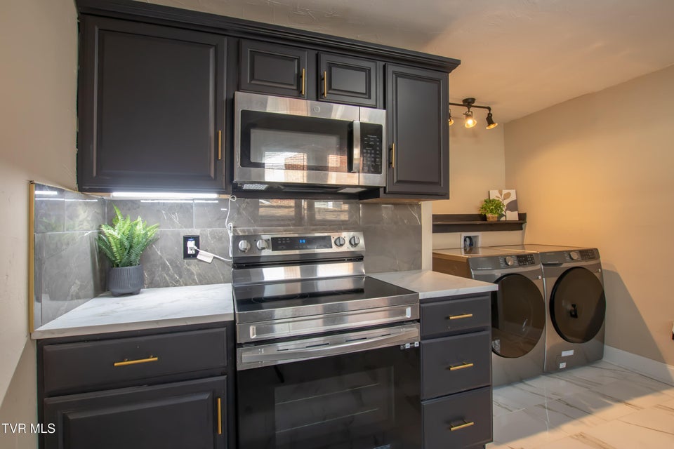 Photo #13: 416 Randolph Street