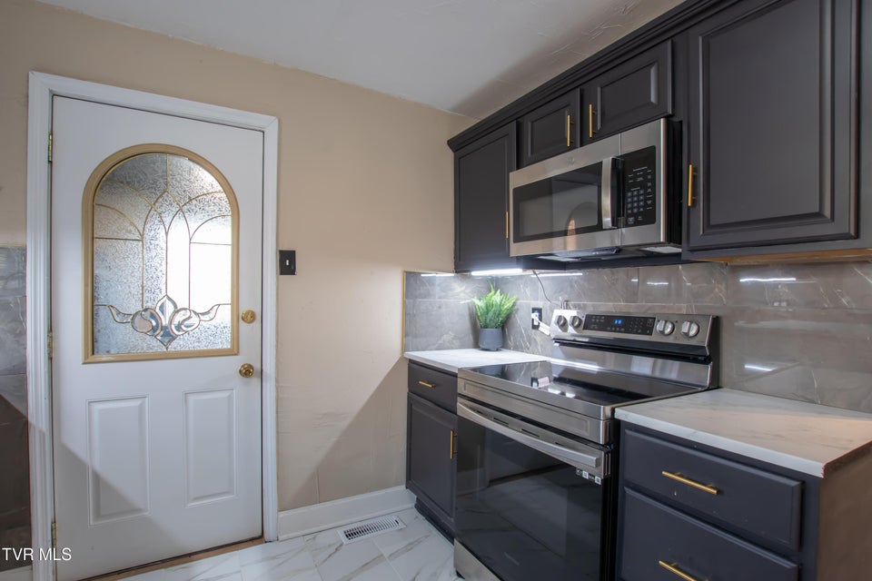 Photo #16: 416 Randolph Street