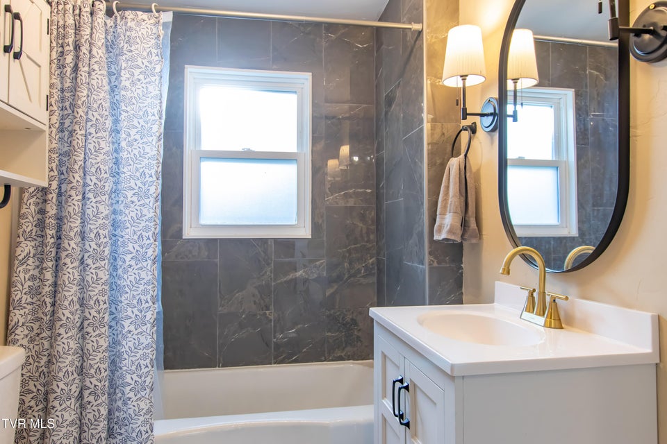 Photo #24: 416 Randolph Street