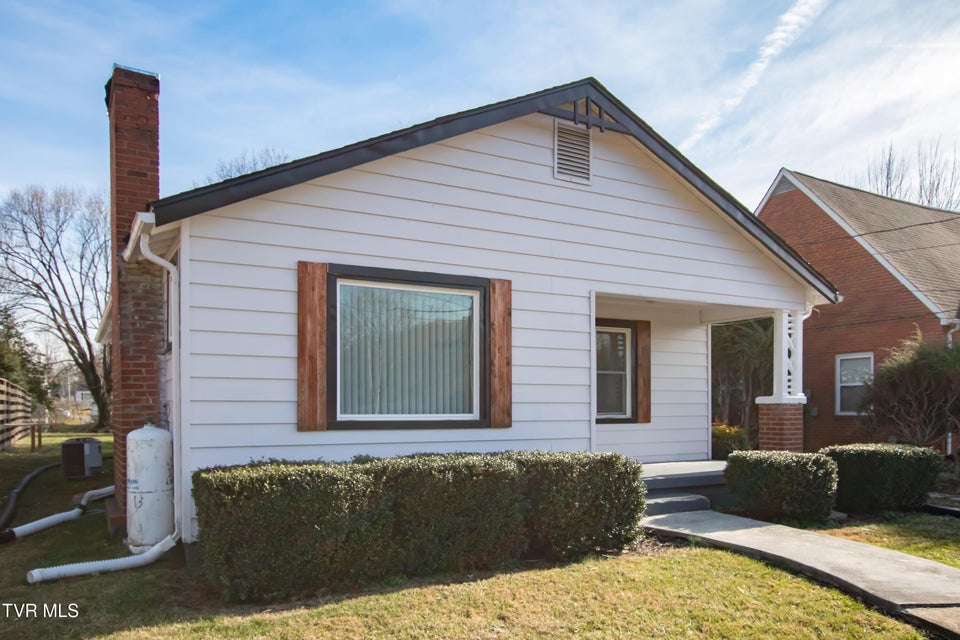 Photo #38: 416 Randolph Street