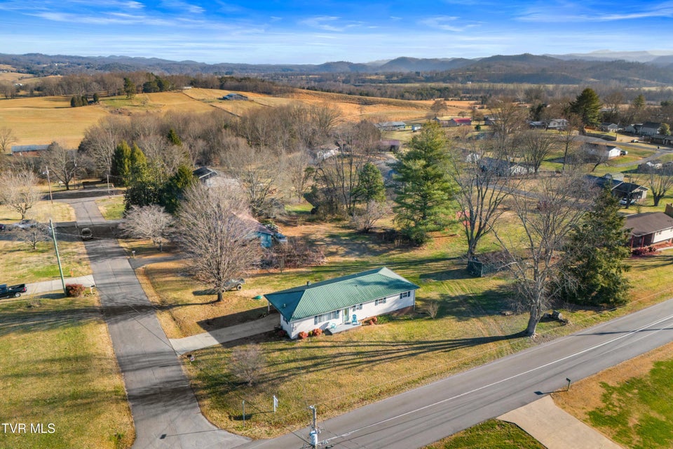 Photo #4: 100 Carroll Circle