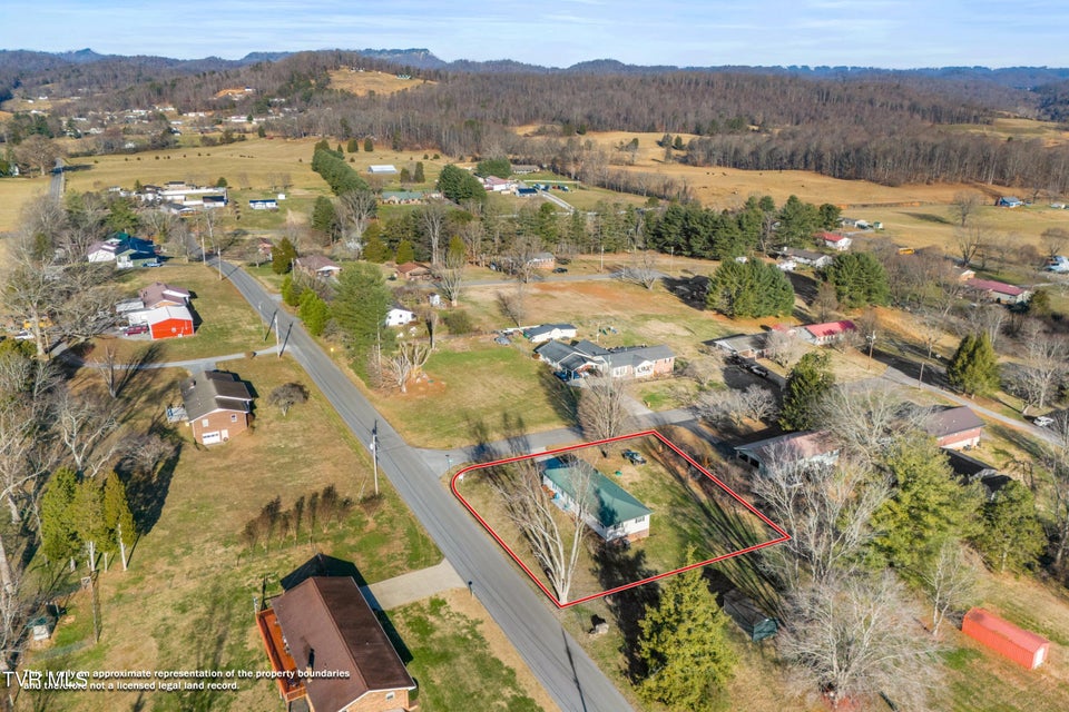 Photo #5: 100 Carroll Circle