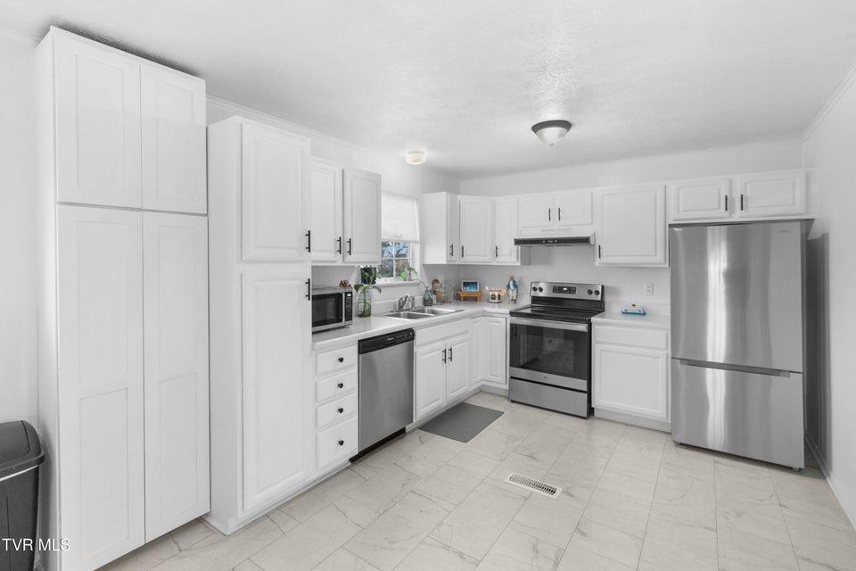 Photo #9: 100 Carroll Circle