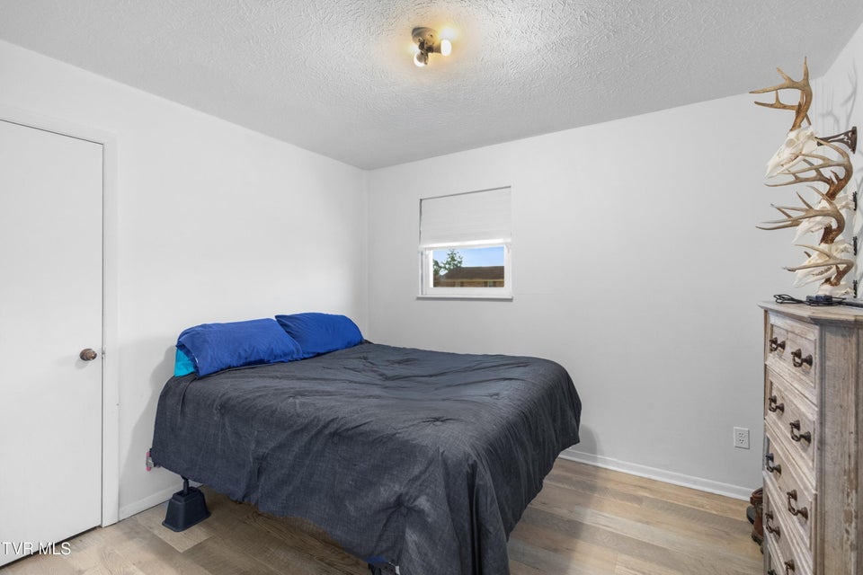 Photo #17: 100 Carroll Circle