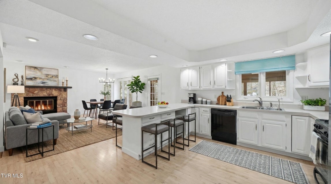 Photo #7: 8 Red Fern Circle