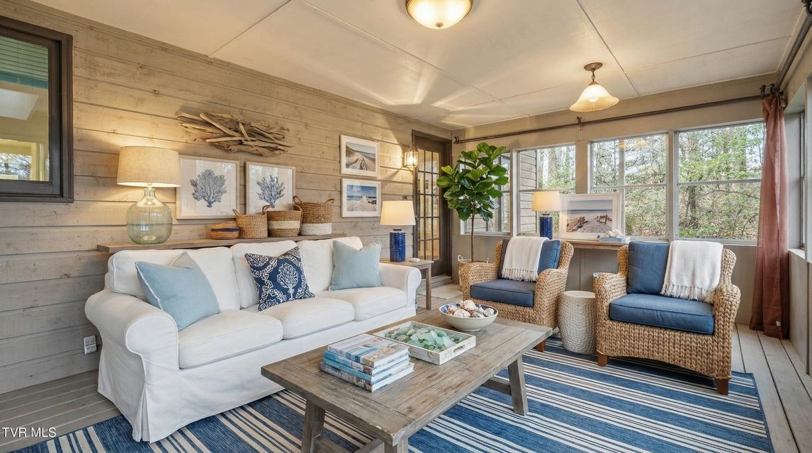 Photo #14: 8 Red Fern Circle