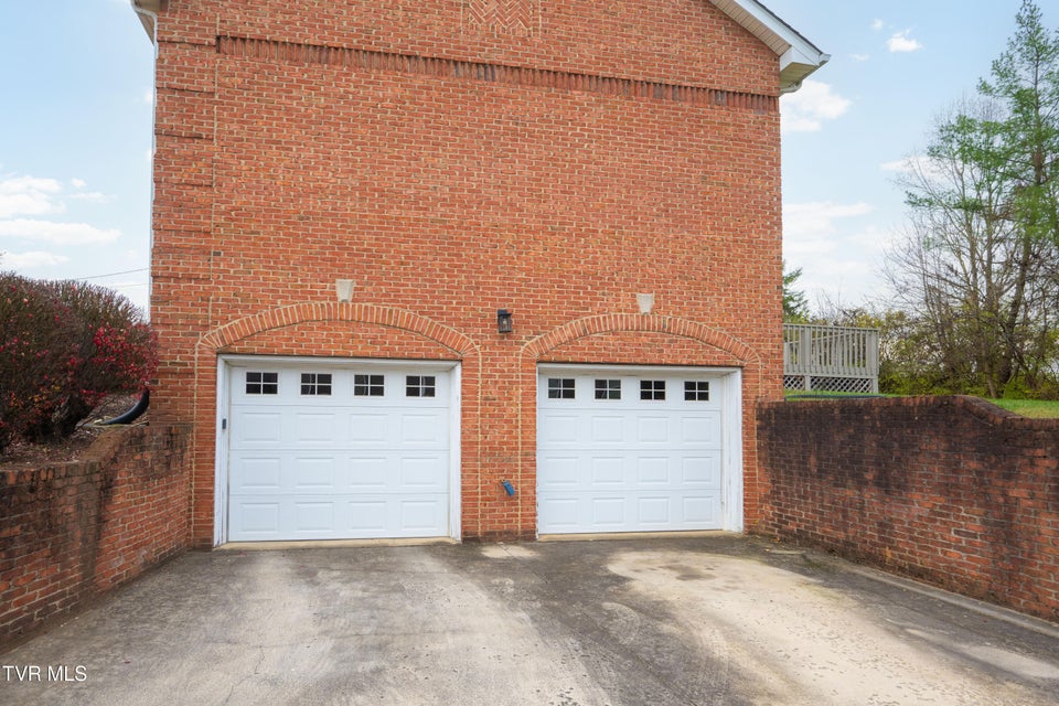 Photo #4: 285 Chesterfield Drive