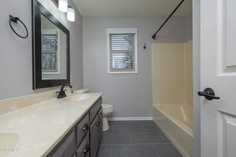 Photo #51: 285 Chesterfield Drive