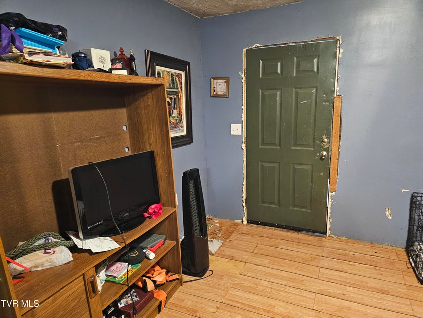 Photo #5: 1825 Sweetbriar Road