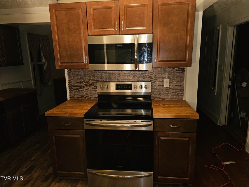 Photo #10: 3910 Bond Drive