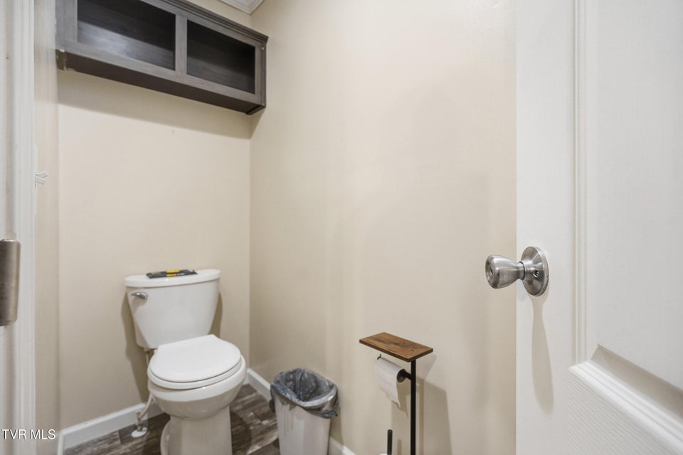 Photo #25: 206 Wampler Avenue