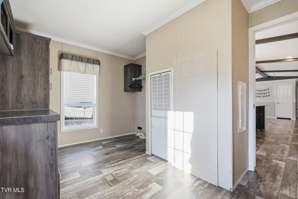 Photo #15: 206 Wampler Avenue