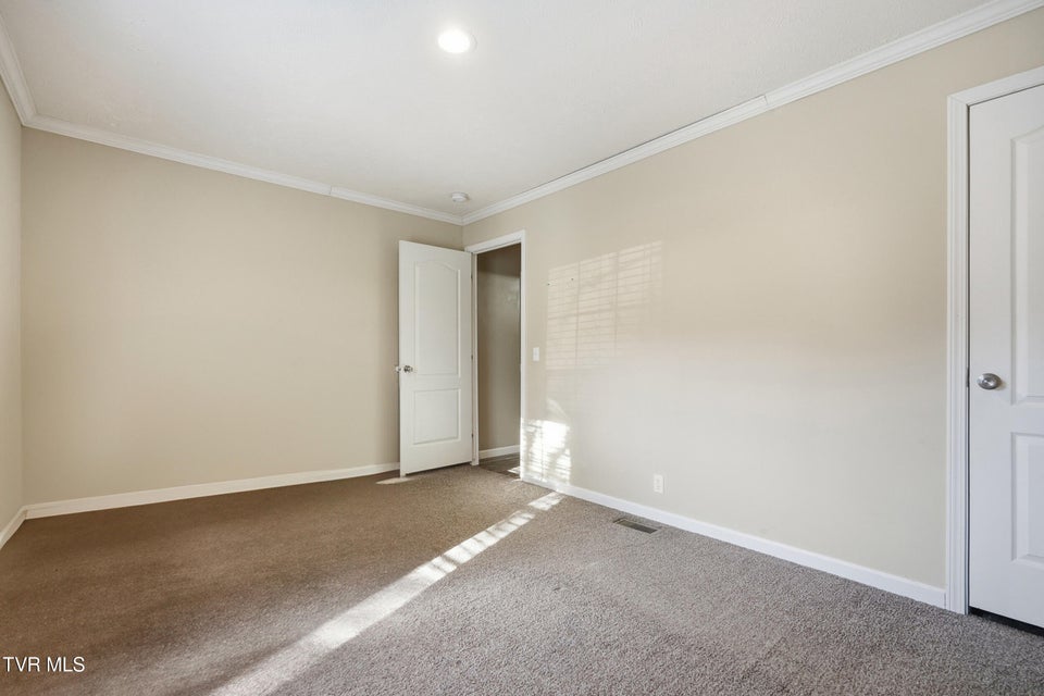 Photo #19: 206 Wampler Avenue