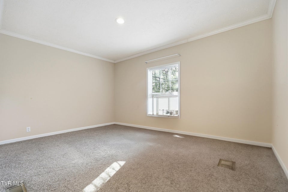 Photo #20: 206 Wampler Avenue