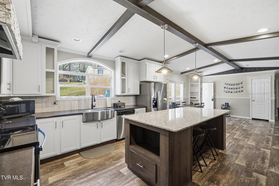 Photo #4: 206 Wampler Avenue