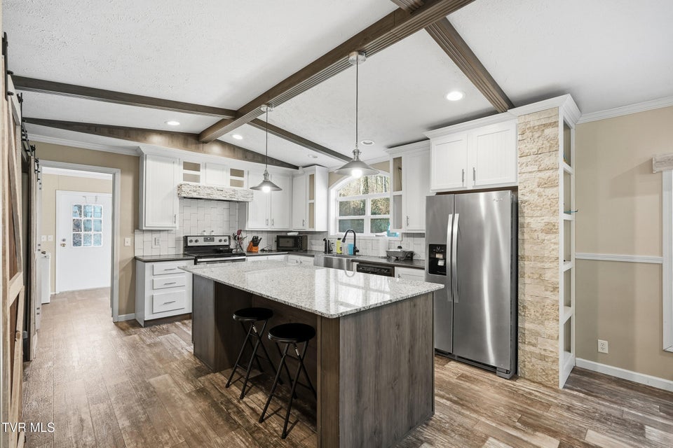 Photo #6: 206 Wampler Avenue