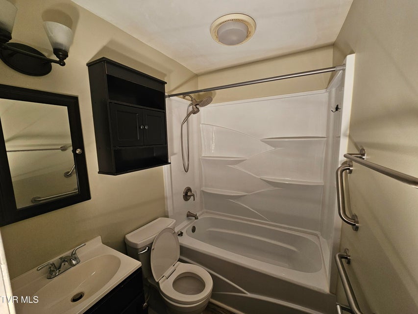 Photo #18: 3910 Bond Drive