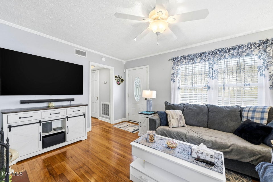 Photo #3: 557 Jackson Street