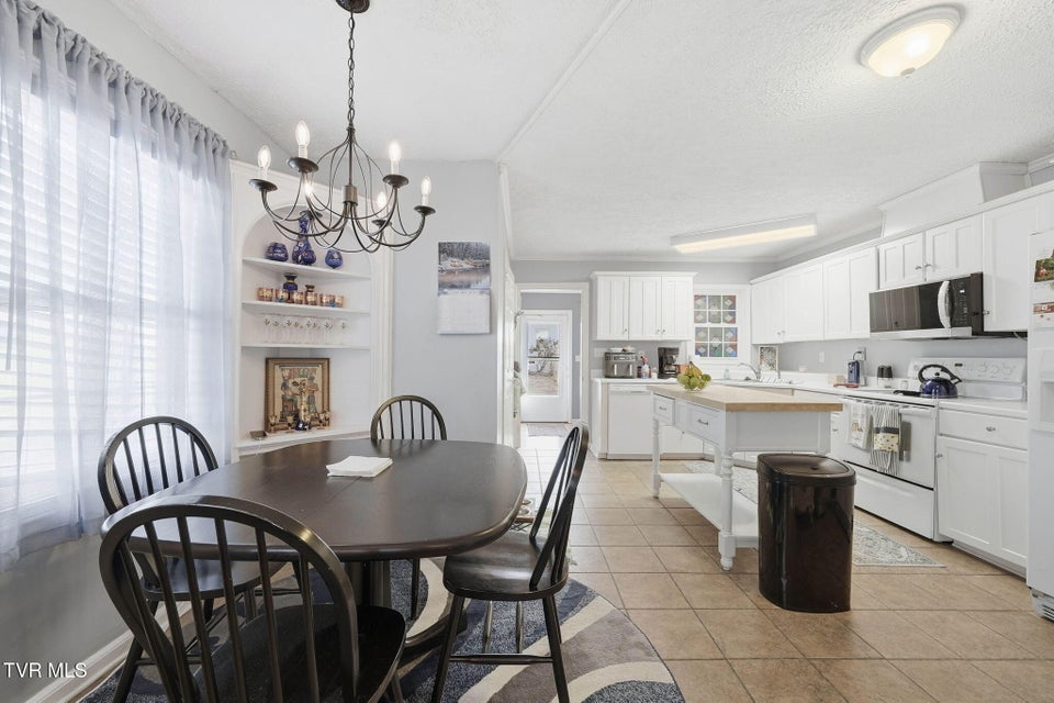 Photo #5: 557 Jackson Street