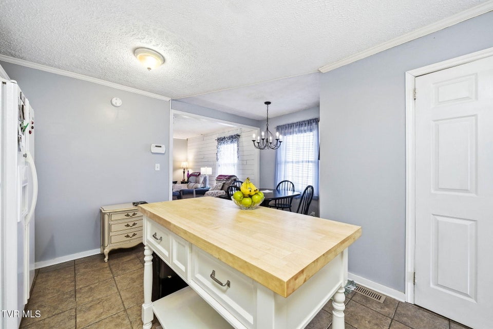 Photo #6: 557 Jackson Street