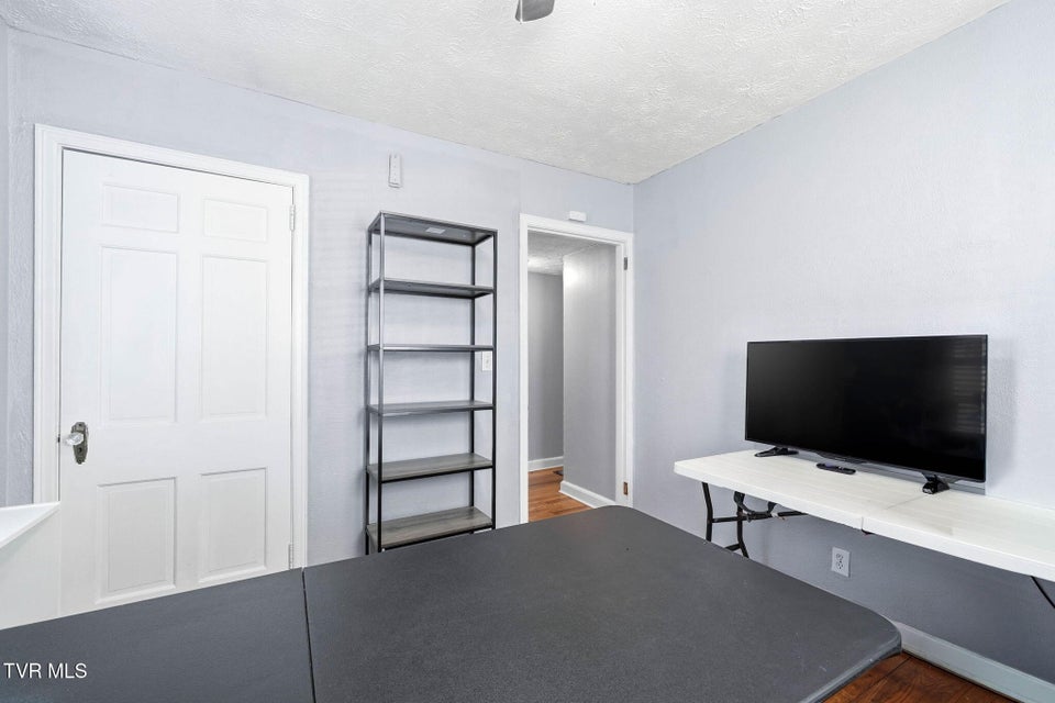 Photo #9: 557 Jackson Street